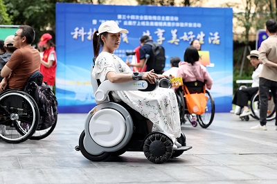 浙江举办科技体育盛会 无人机助力残疾人翱翔未来