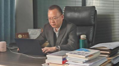 跨越创新鸿沟：一位“园区匠人”如何将实验室创意推向市场