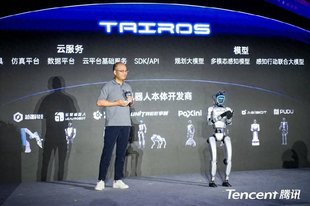 具身智能新赛道：科技企业竞相构建机器人操作系统