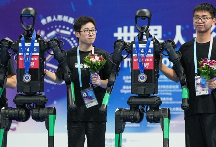 迈向技术奇点：中国AI以耐心迎临界突破