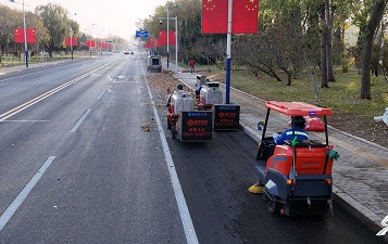 滨州引入智能清扫系统 高效应对秋冬落叶难题